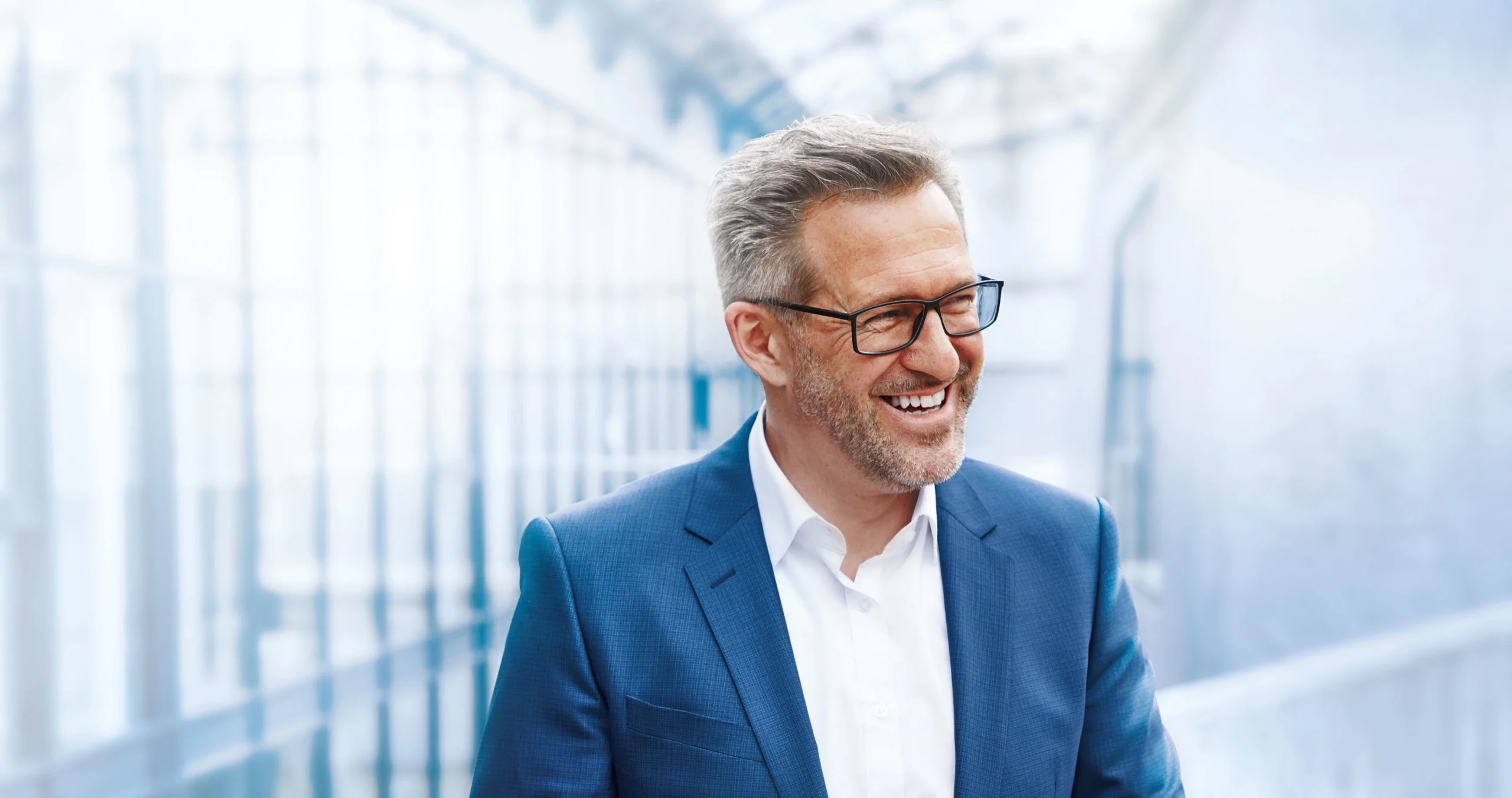 Lächelnder Flüssiggas-Gewerbekunde.