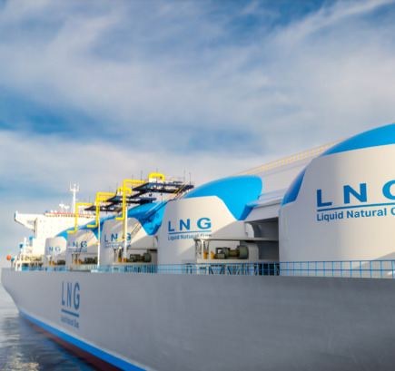 Schwimmendes LNG-Terminal mit der Aufschrift „LNG Liquid Natural Gas“.